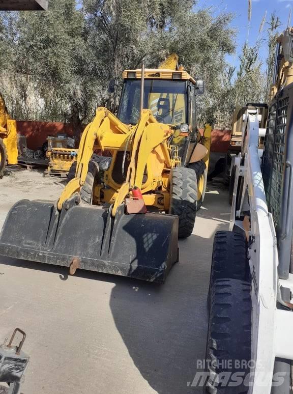 JCB 2DXSM Gumikerekes homlokrakodók