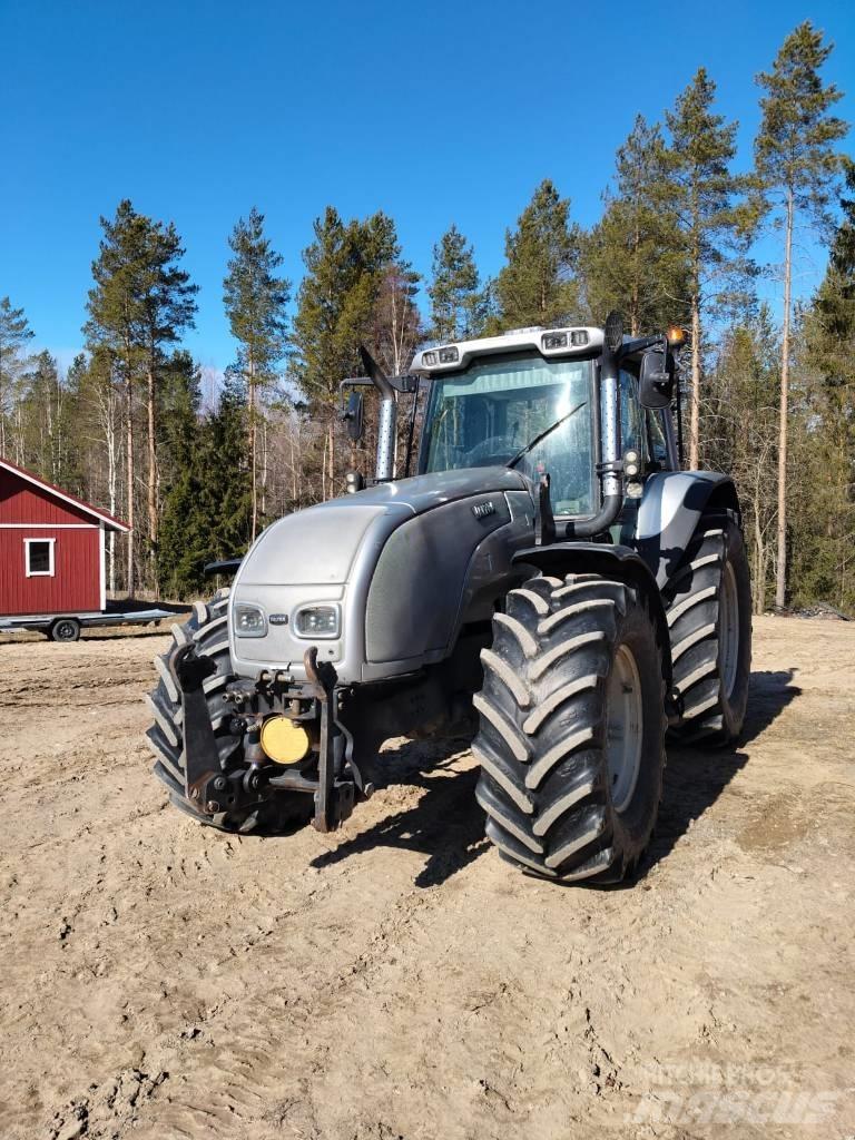 Valtra T130 Hi-Tek Traktorok