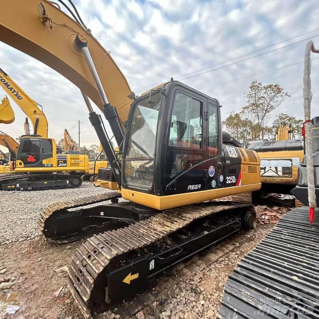 CAT 325 D Lánctalpas kotrók