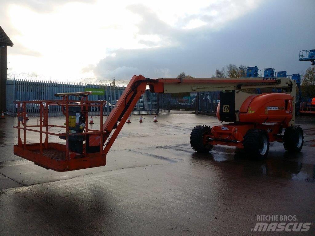 JLG 800AJ Karos emelők