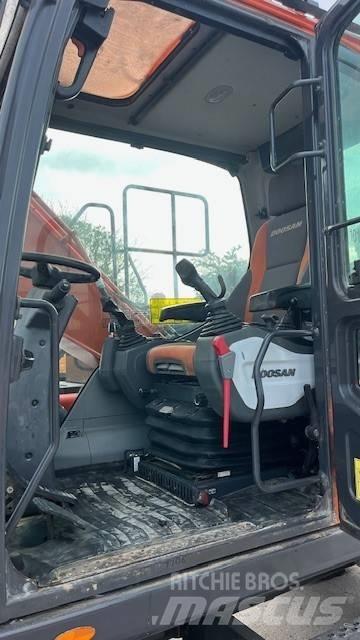 Doosan DX140W-5 Gumikerekes kotrók