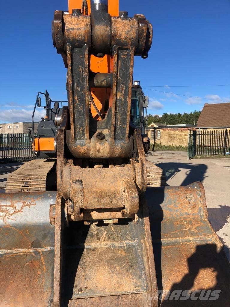 Doosan DX 300 LC Lánctalpas kotrók