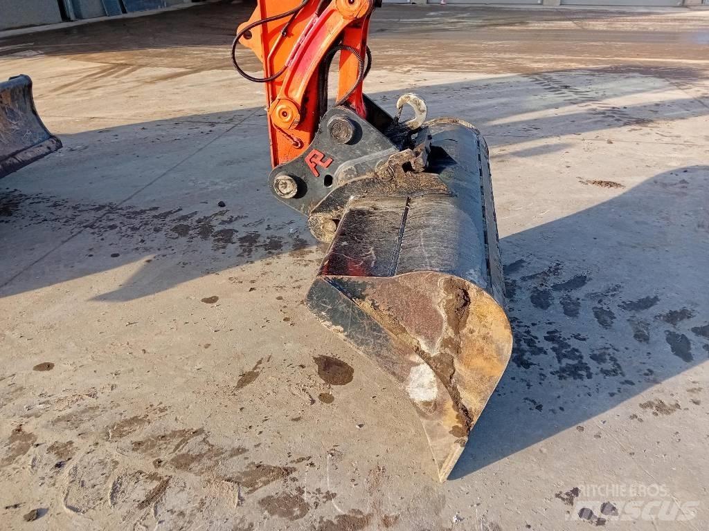 Kubota KX 080 Közepes (midi) kotrók 7 t - 12 t