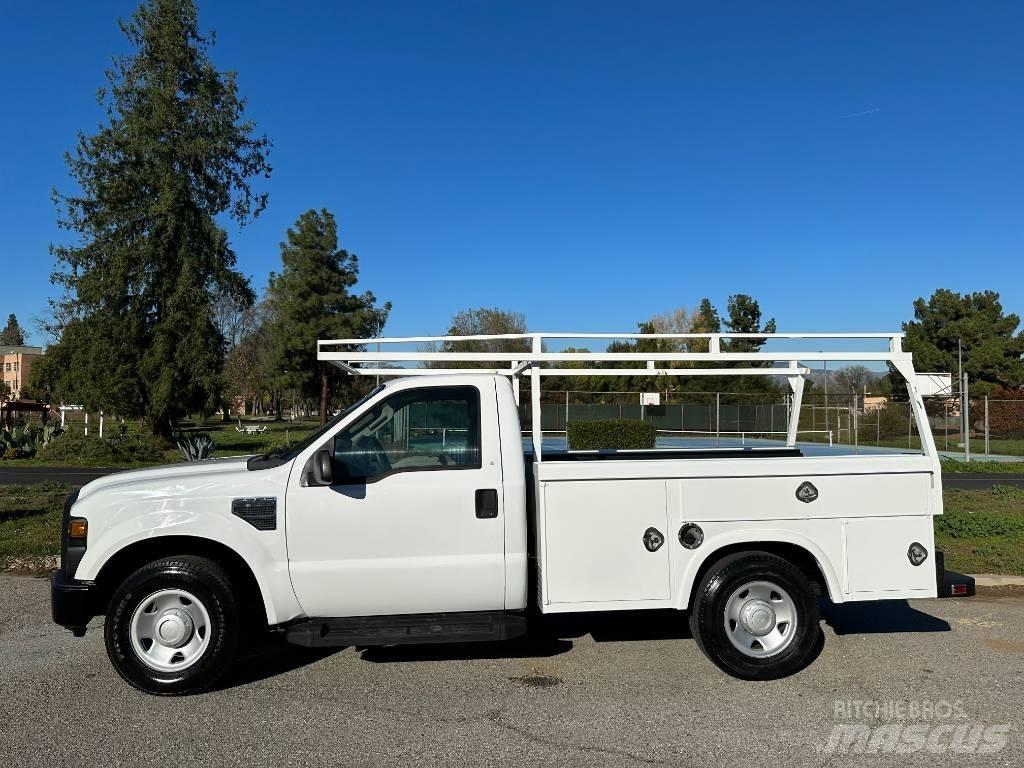 Ford F 250 Kis teherszállító/Platós kocsi