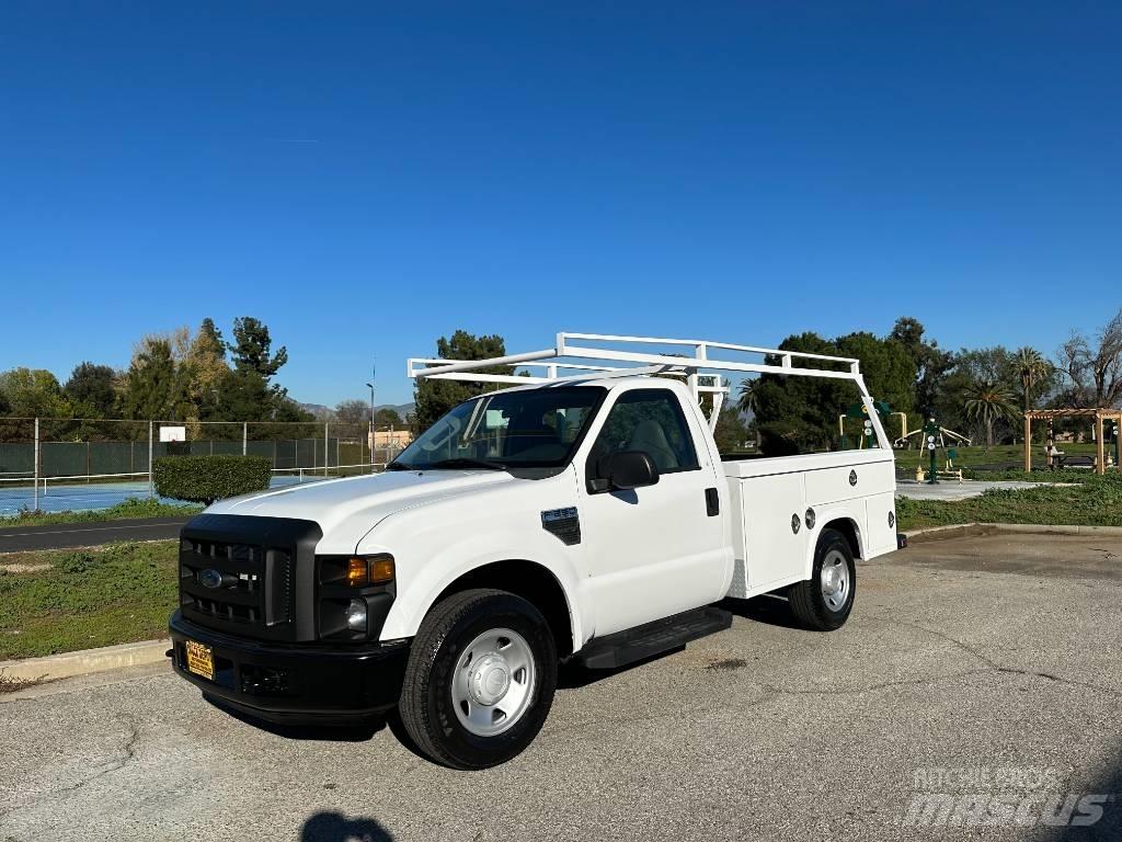 Ford F 250 Kis teherszállító/Platós kocsi