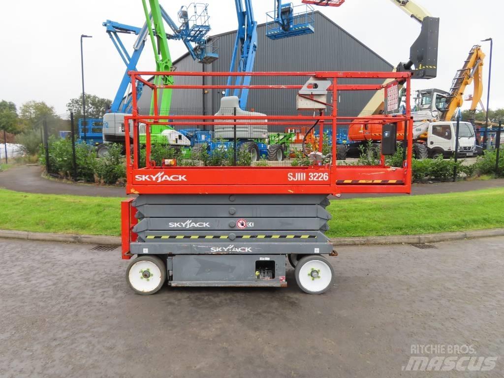 SkyJack SJ III 3226 Ollós emelők