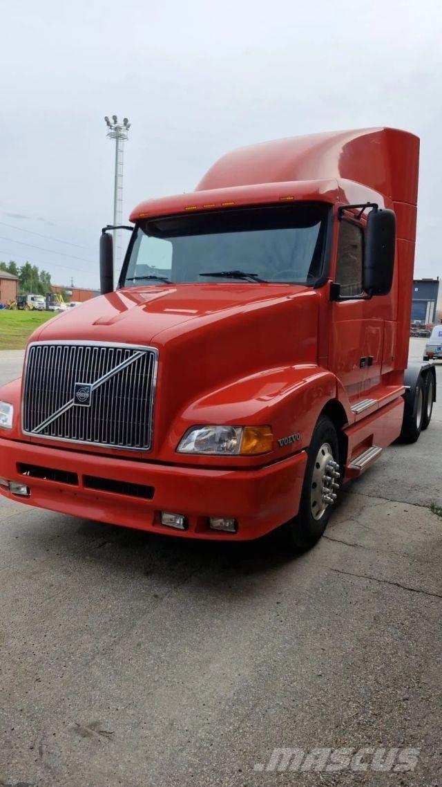 Volvo VNL-4 Nyergesvontatók