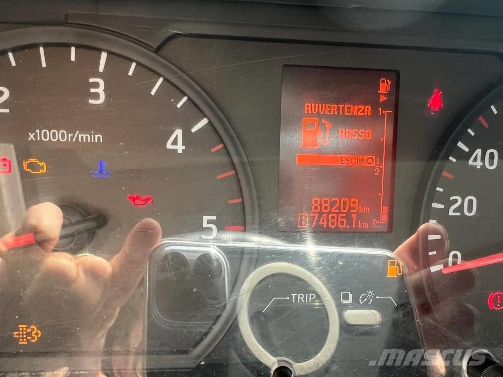 Palfinger P 200 A Teherautóra szerelt emelők és állványok