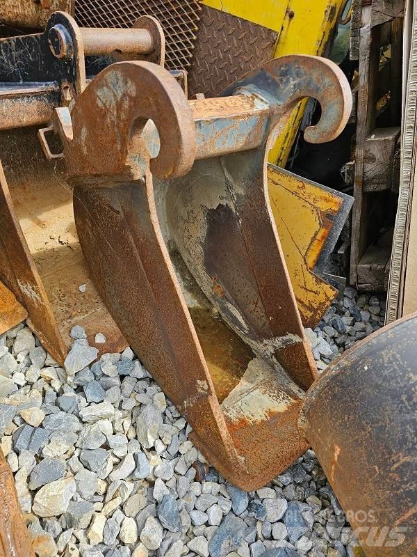 CAT 305 C Mini kotrók < 7t