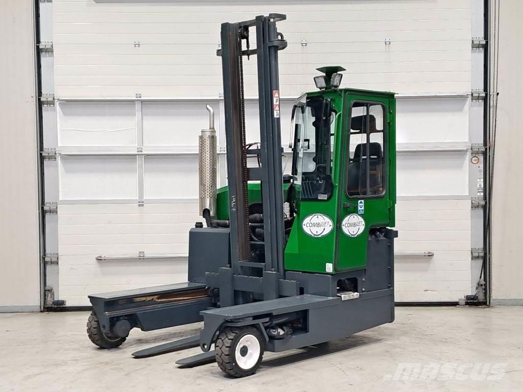 Combilift C3000 Oldalvillás targonca