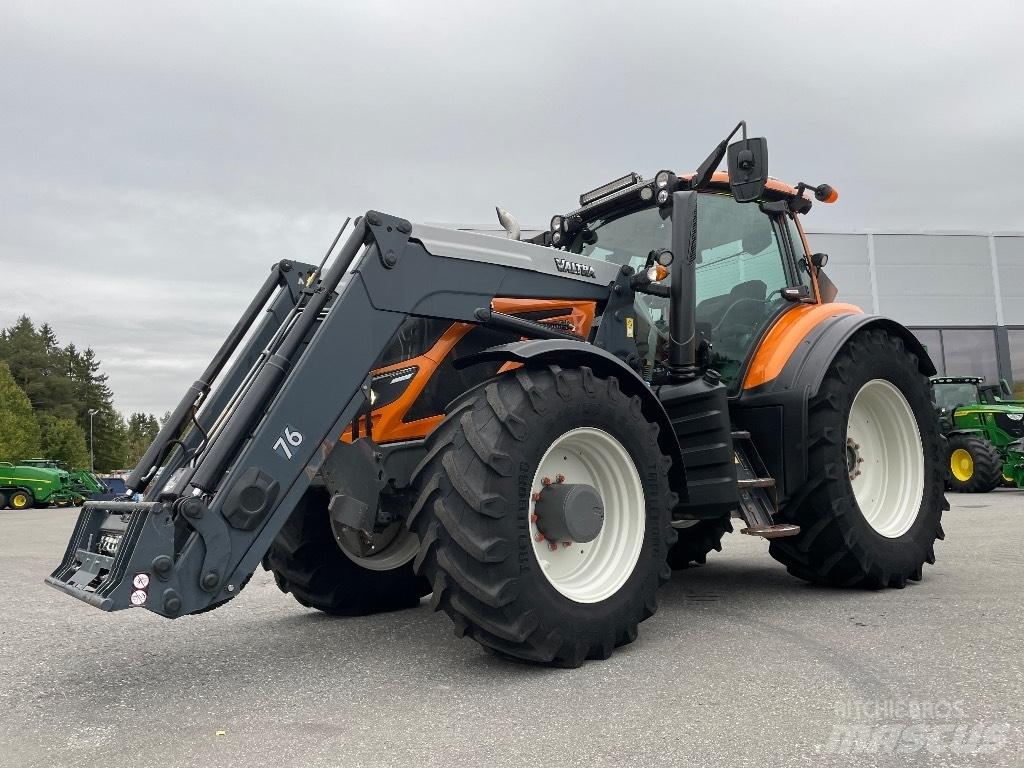 Valtra T 174 Traktorok