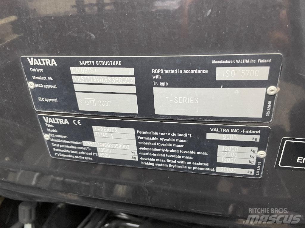 Valtra T 174 Traktorok