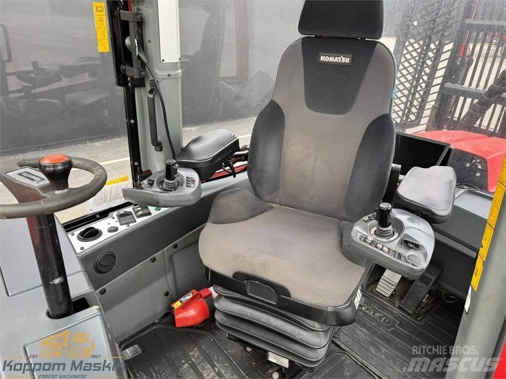 Komatsu 875 Kihordók