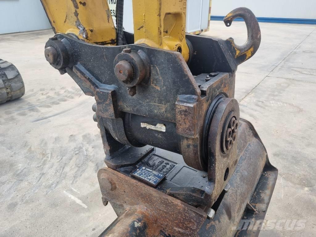 CAT 305E2 Mini kotrók < 7t