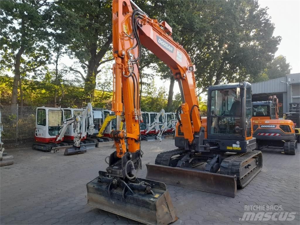 Doosan DX85R-3 Közepes (midi) kotrók 7 t - 12 t