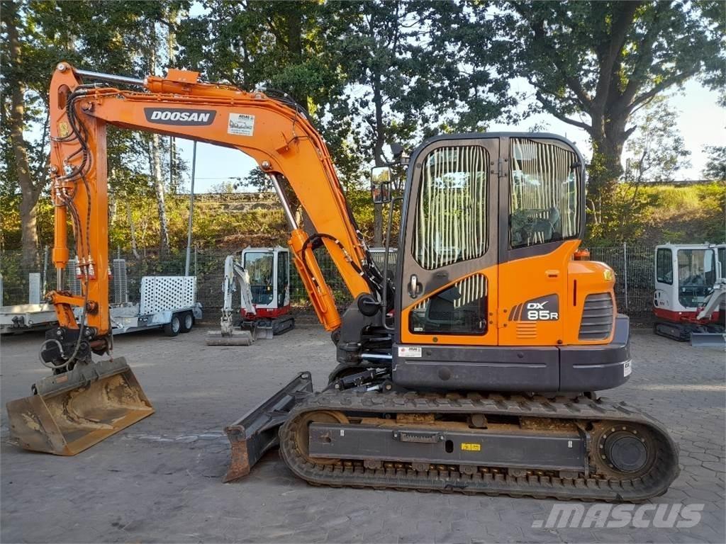 Doosan DX85R-3 Közepes (midi) kotrók 7 t - 12 t