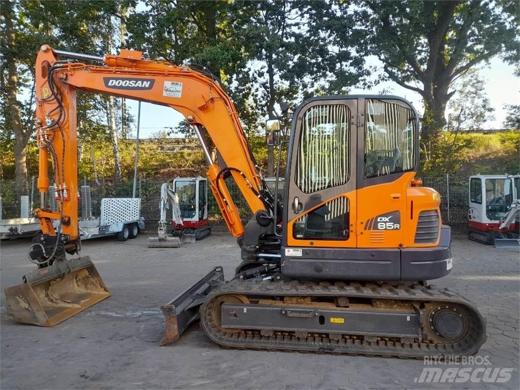 Doosan DX85R-3 Közepes (midi) kotrók 7 t - 12 t