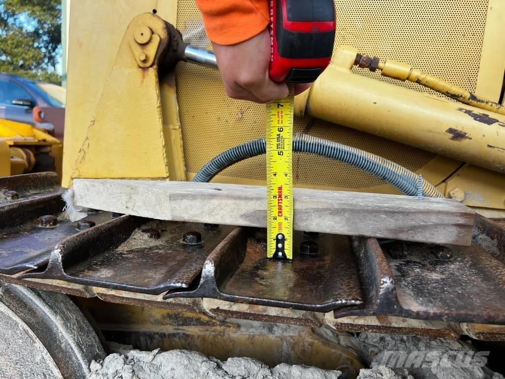 CAT D 3 B lánctalpas dózerek