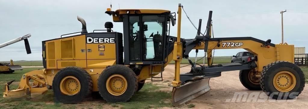 DEERE 772GP Gréderek