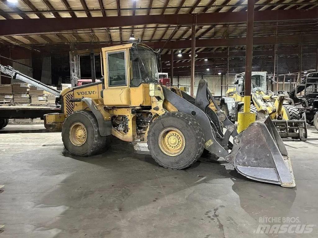 Volvo L 90 E Gumikerekes homlokrakodók