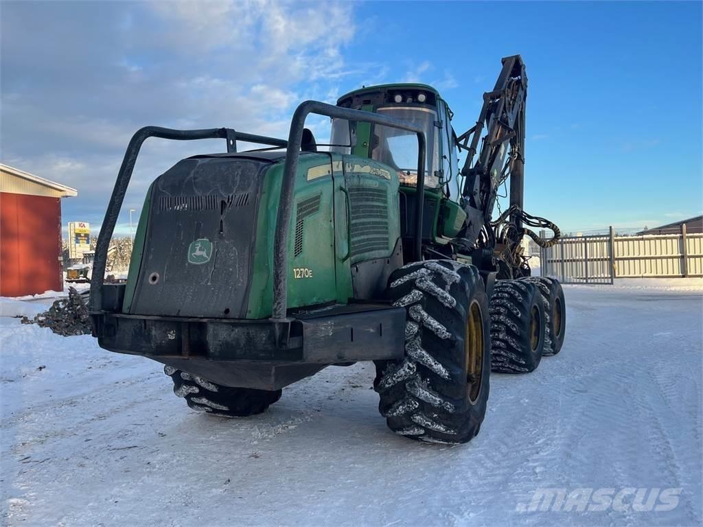 John Deere 1270E Betakarítók