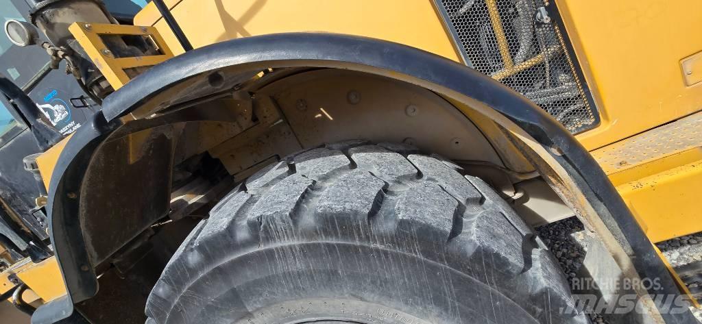 CAT 962 H Gumikerekes homlokrakodók