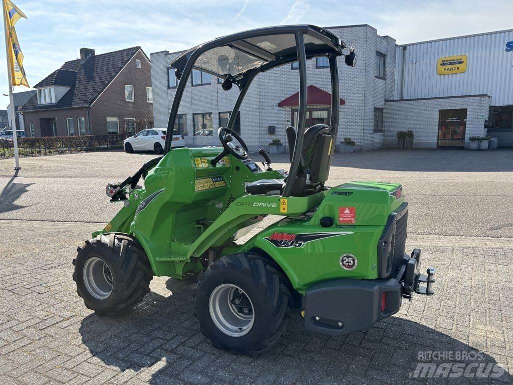 Avant 635i Stage V Gumikerekes homlokrakodók
