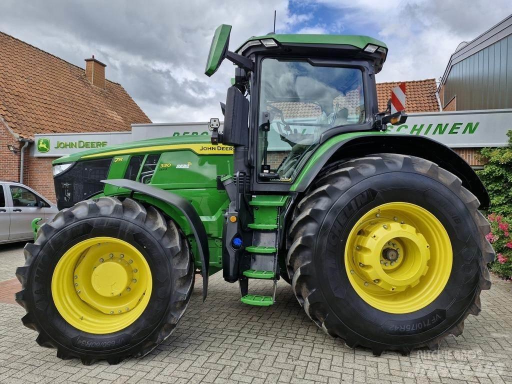 John Deere 7R330 Traktorok