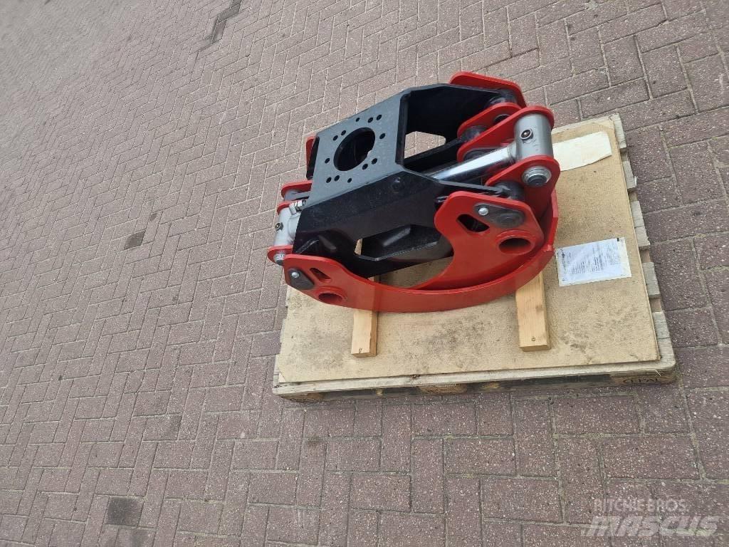 Farmi Forest C25 Átrakógépek