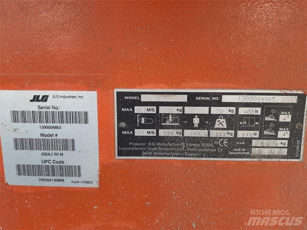 JLG 450AJ Karos emelők