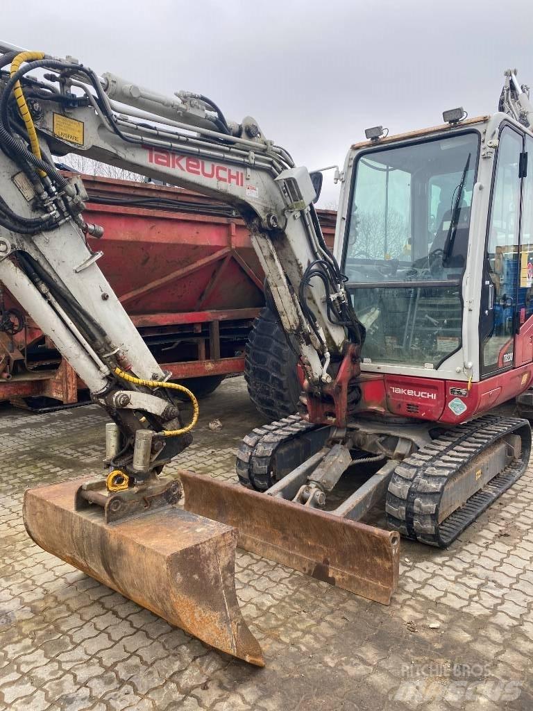 Takeuchi TB230 Mini kotrók < 7t