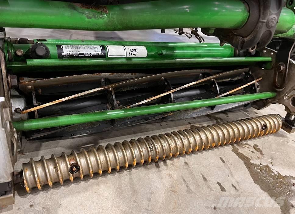 John Deere 7500A Golfpálya fűnyírók