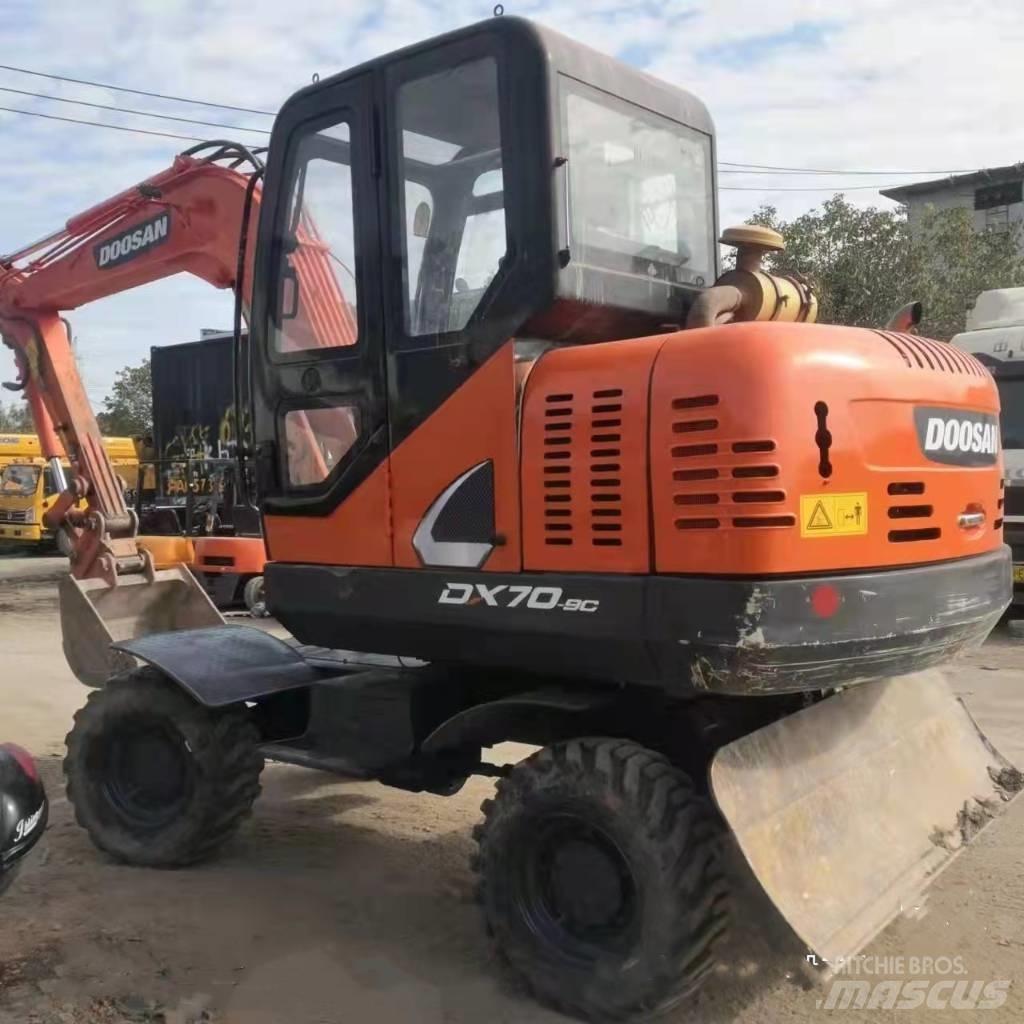 Doosan DX70W-9C Gumikerekes kotrók