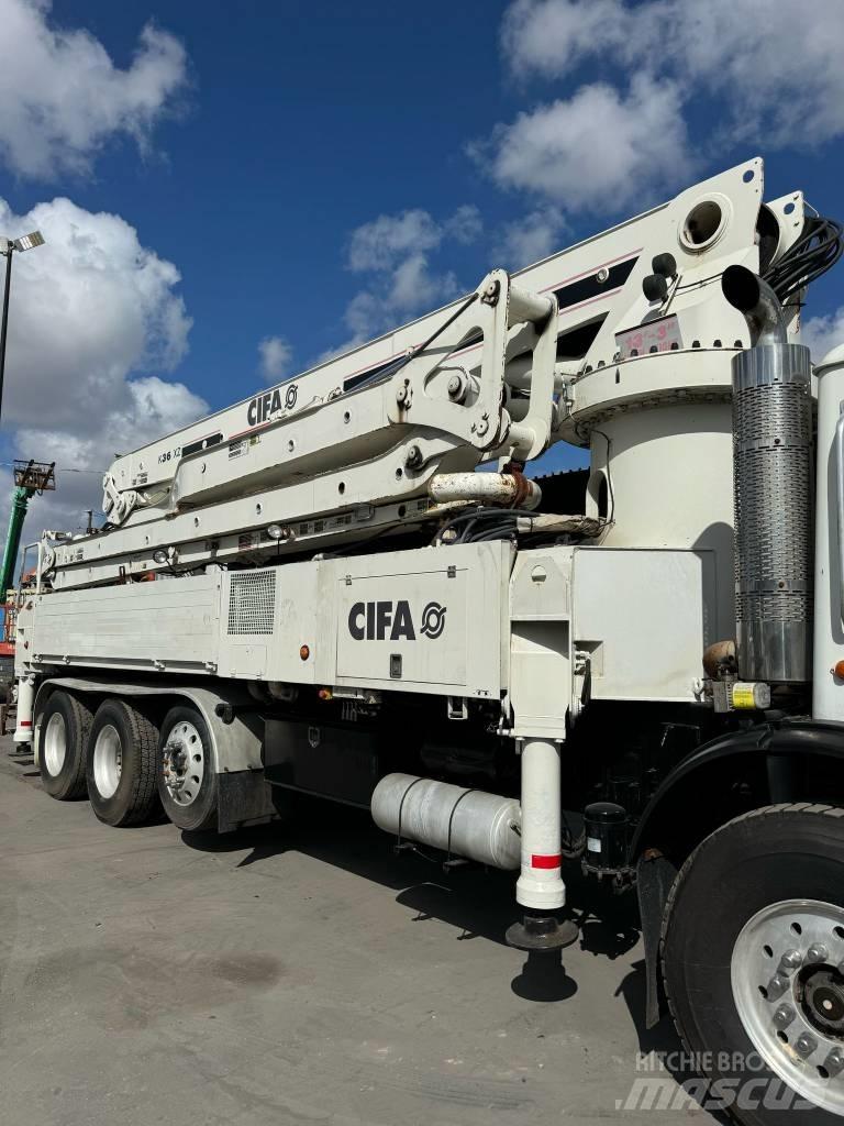 Mack MR 688 S Egyéb