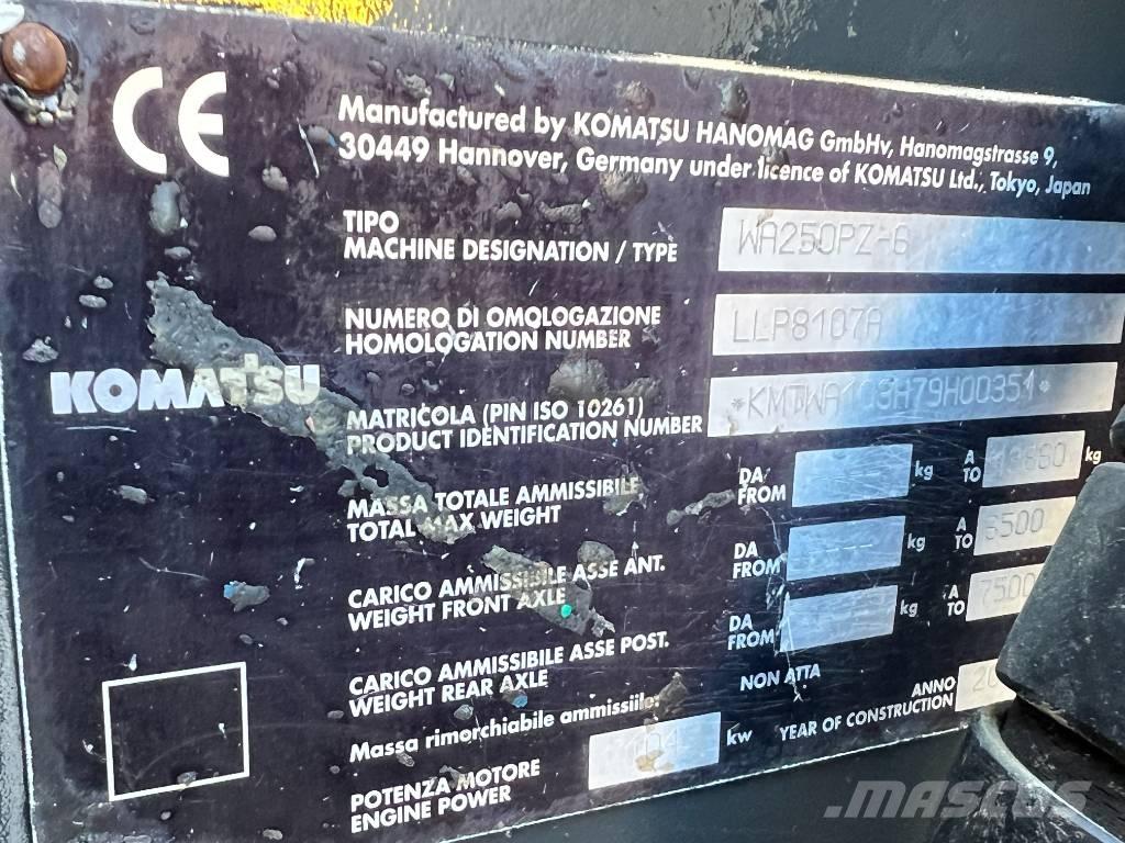 Komatsu WA 250 PZ-6 Gumikerekes homlokrakodók