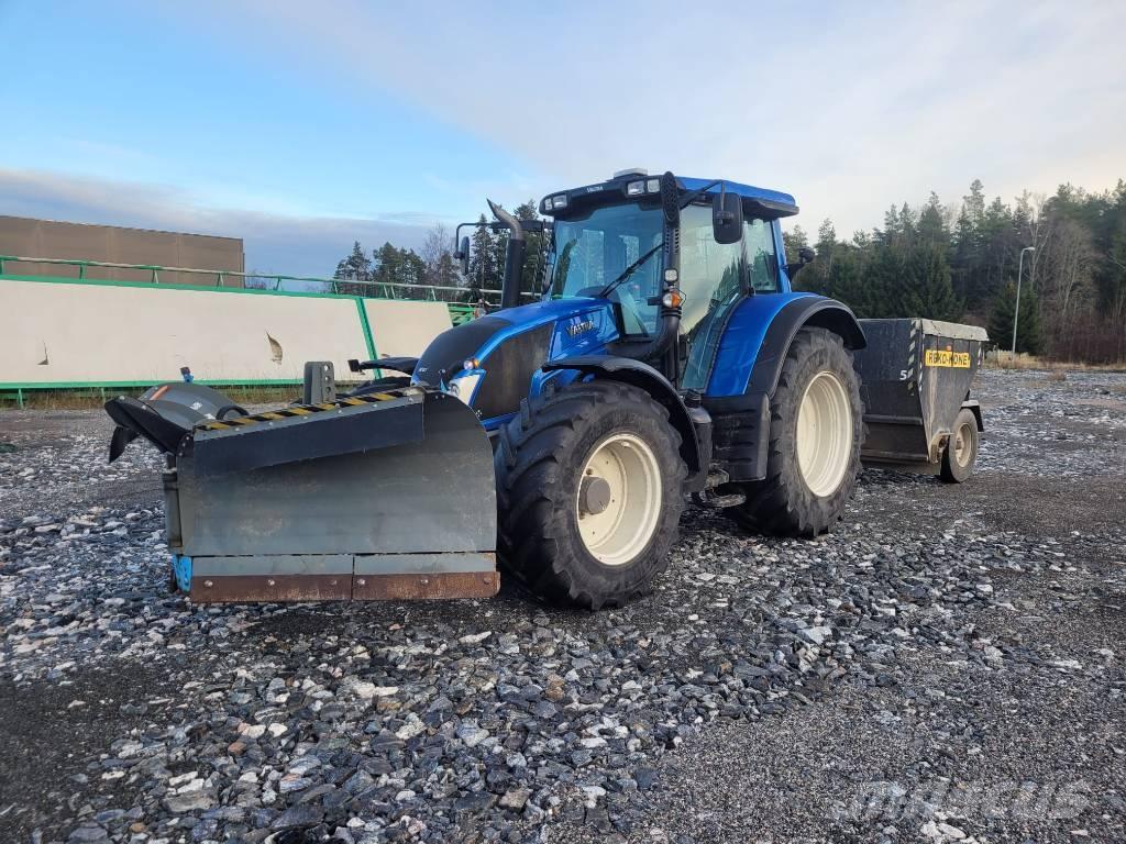 Valtra N 123 Traktorok