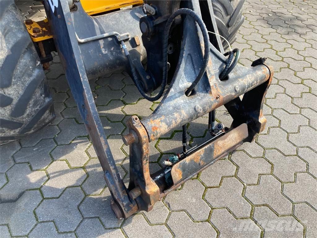 JCB 409 Gumikerekes homlokrakodók