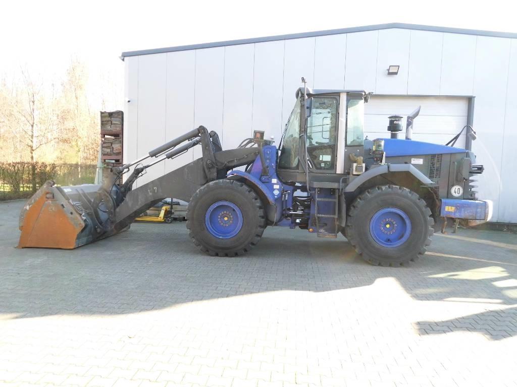 Hitachi ZW 180 Gumikerekes homlokrakodók