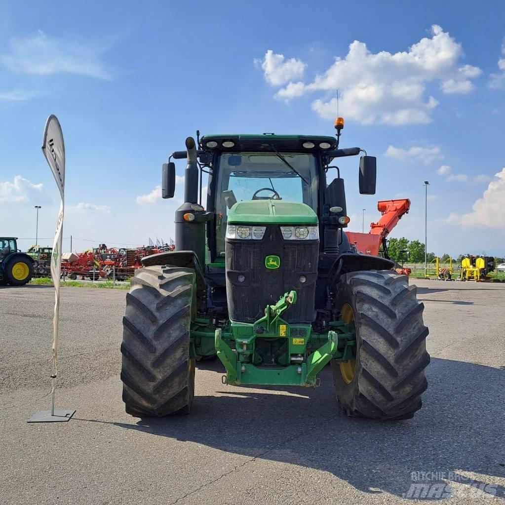 John Deere 7310 R Traktorok