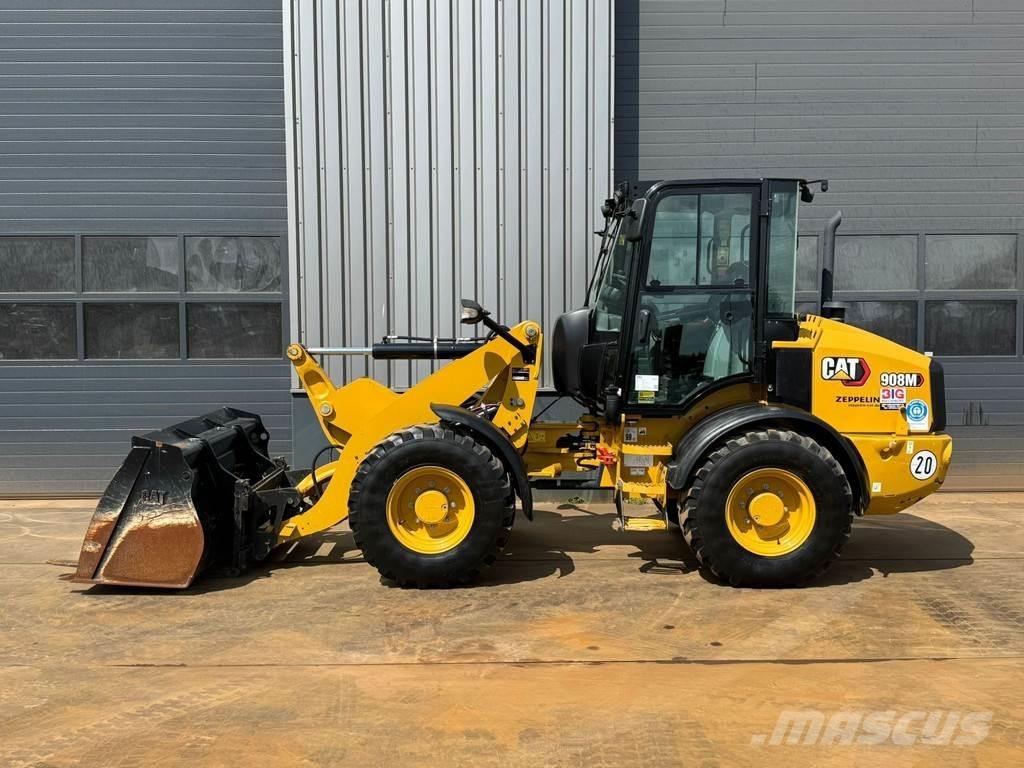 CAT 908M Gumikerekes homlokrakodók
