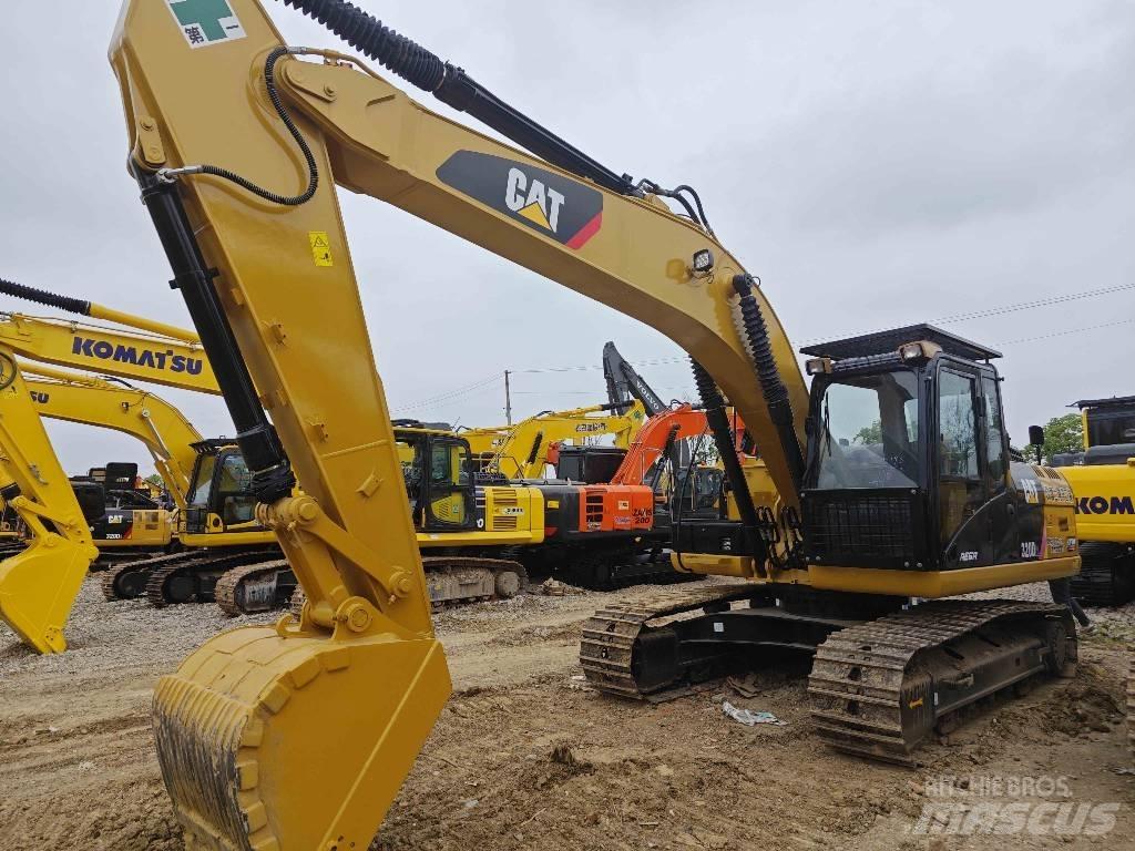 CAT CAT320d Közepes (midi) kotrók 7 t - 12 t
