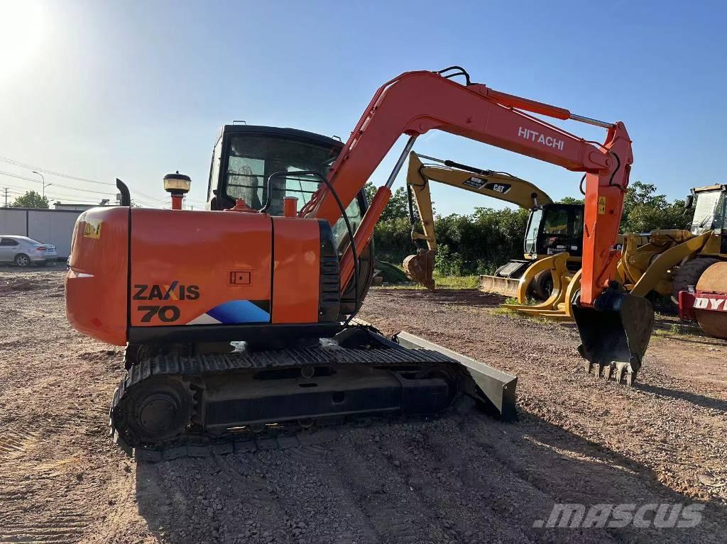 Hitachi ZX70 Közepes (midi) kotrók 7 t - 12 t