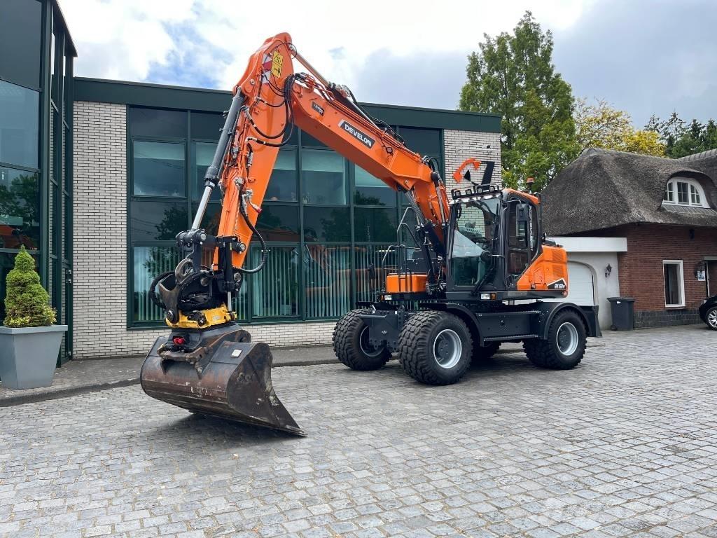 Develon DX 160 W-7 Gumikerekes kotrók