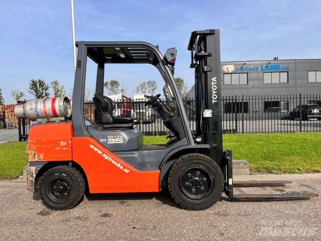 Toyota 02-8FGJF35 Gázüzemű targoncák