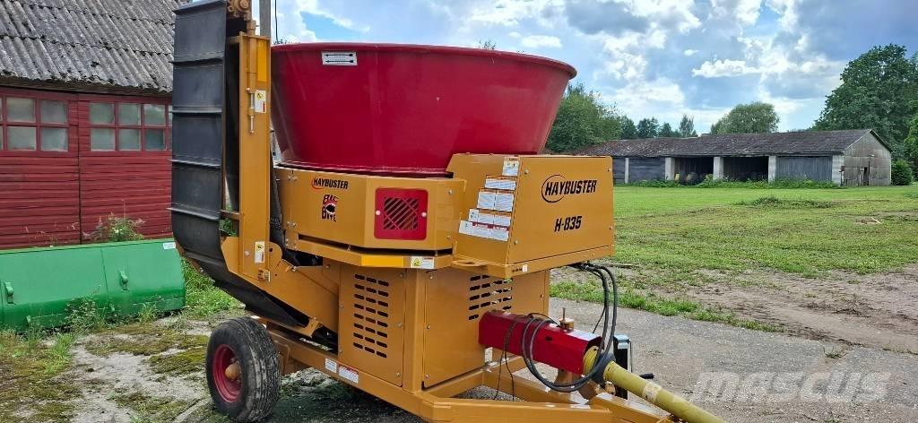 Haybuster H-835 Bála aprító, vágó, csomagoló