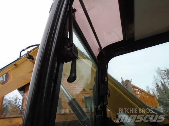 CAT 307 E2 Lánctalpas kotrók