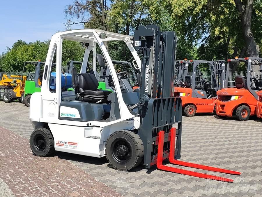 Nissan U1D2A25LH Gázüzemű targoncák