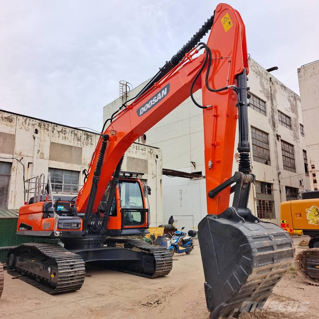 Doosan DX 300 Lánctalpas kotrók