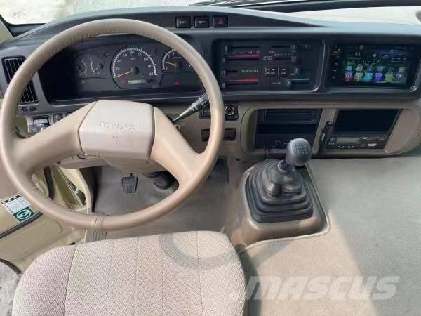 Toyota Coaster Bus Mini buszok