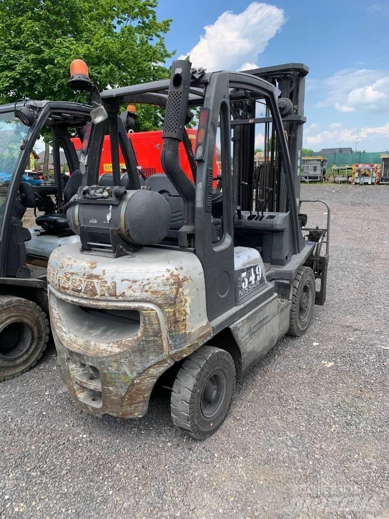 Nissan U1D2A25PQ Gázüzemű targoncák